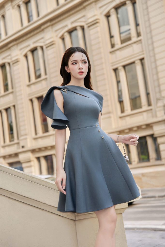 V1105 ĐẦM NGẮN XÒE TRỄ VAI