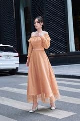 V1102 ĐẦM REN DÀI TRỄ VAI