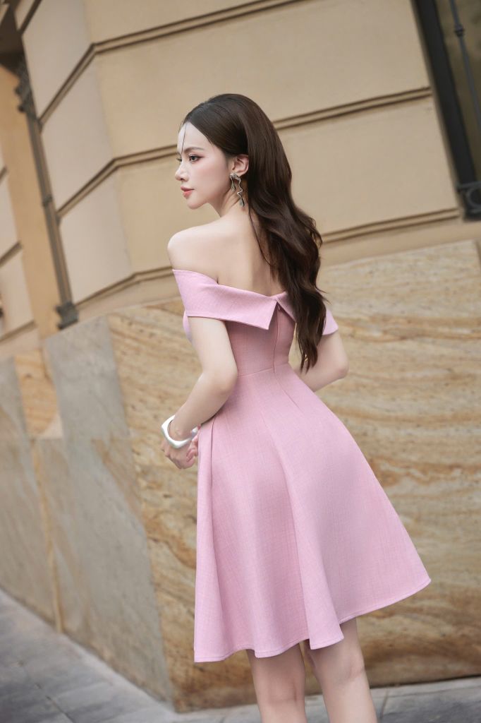 V1105 ĐẦM NGẮN XÒE TRỄ VAI