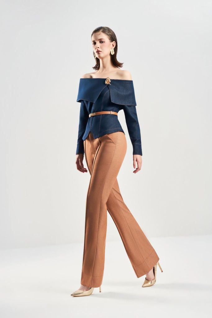 Áo Trễ Vai Dài Tay A1130