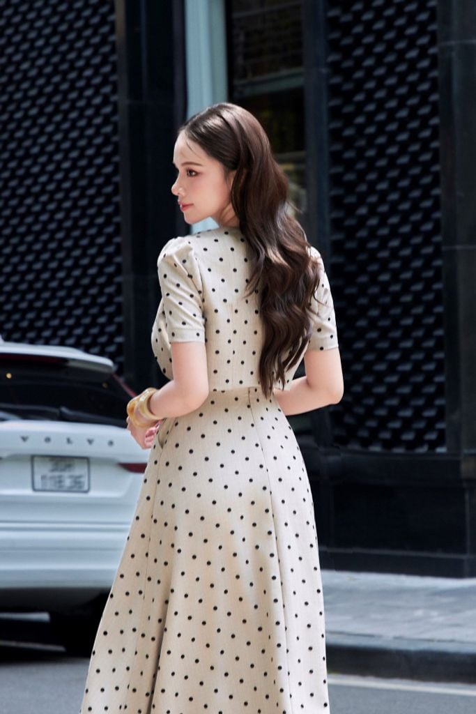 AK1110 ÁO KHOÁC TAY NGẮN CHẤM BI