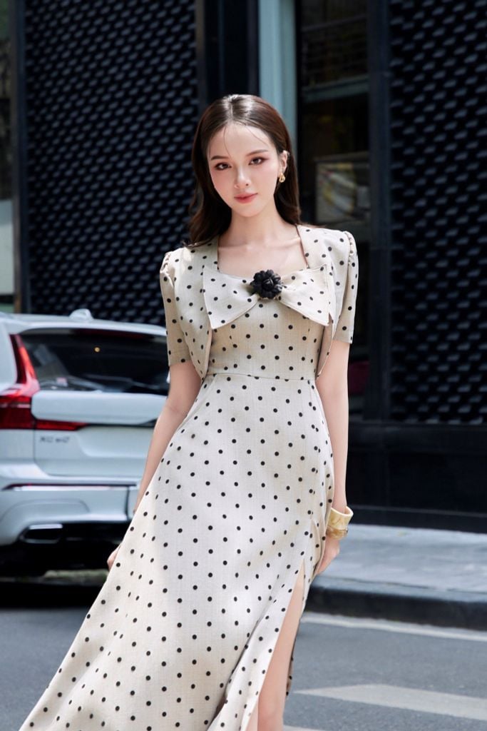 AK1110 ÁO KHOÁC TAY NGẮN CHẤM BI