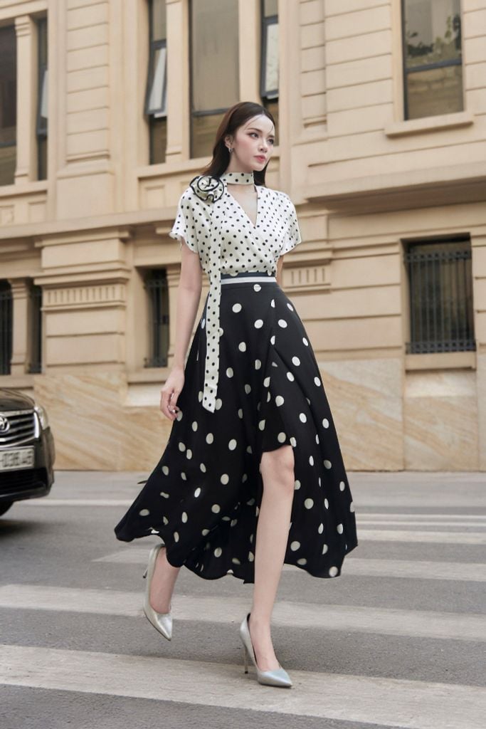 A1115 ÁO LỤA CỔ TIM