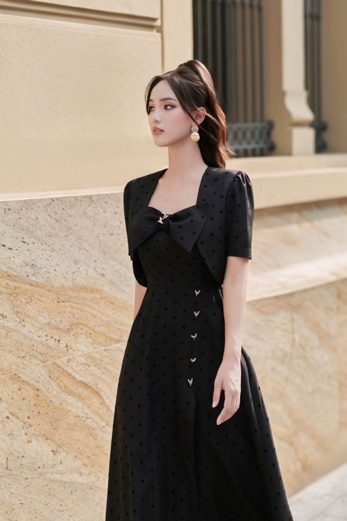 AK1110 ÁO KHOÁC TAY NGẮN CHẤM BI