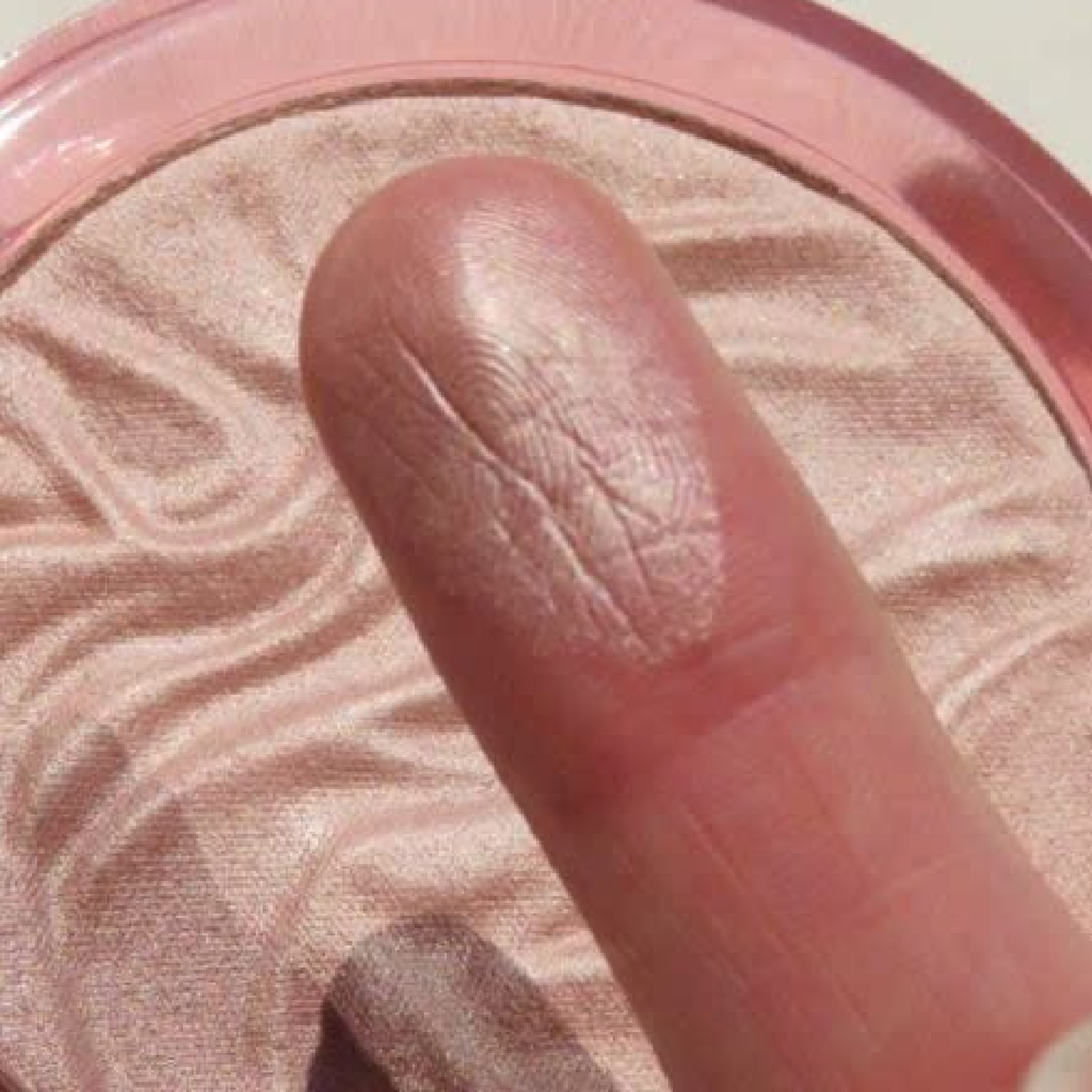 Phấn Bắt Sáng Essence Gimme Glow Luminous Highlighter 9g