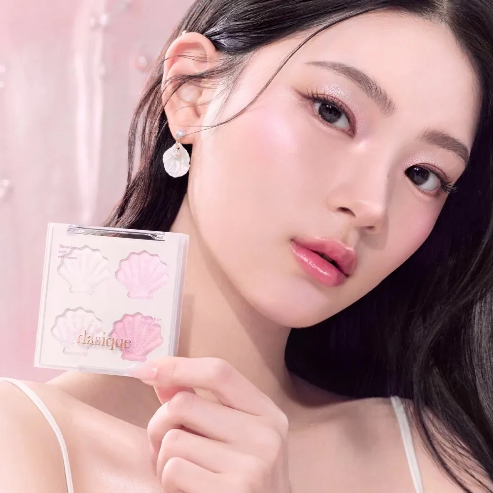 Phấn Bắt Sáng 4 Ô Dasique Shine Glowy Highlighter Palette 5.6g
