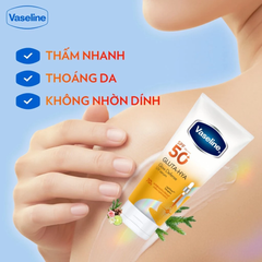 Dưỡng Thể Chống Nắng Vaseline Gluta-Hya Glow Defense UV Serum SPF50+ PA++++ 260ml