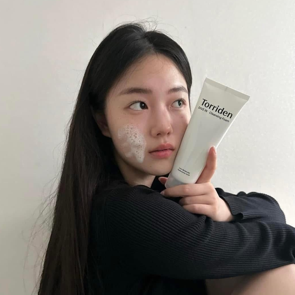 Sữa Rửa Mặt Torriden DIVE-IN Low Molecular Hyaluronic Acid Cleansing Foam Tạo Bọt Dưỡng Ẩm Da 150ml