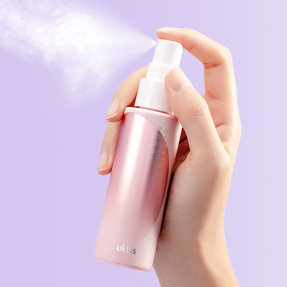 Xịt Khóa Nền Ukiss Moisture Matte Makeup Setting M01 Dưỡng Ẩm, Kiểm Soát Dầu Lâu Trôi 60ml