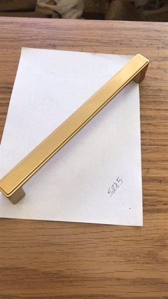 Tay nắm tủ màu vàng Vinahardware - HD05275V96