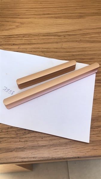 Tay nắm hợp kim nhôm, màu vàng hồng Vinahardware - HD0106V96