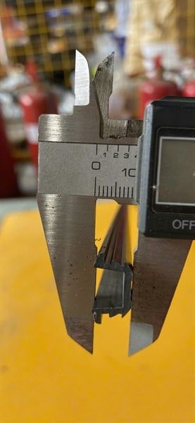 Thanh trượt nhựa cửa lùa U Vinahardware - HDSL27