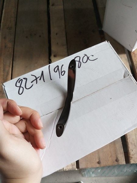 Tay nắm tủ dài 128mm SP028411