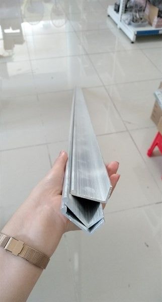 Tay nắm nhôm Vinahardware hình V, bản 20x40mm, dày 2mm, sơn đen mờ Vinahardware - VNH0012V2000B