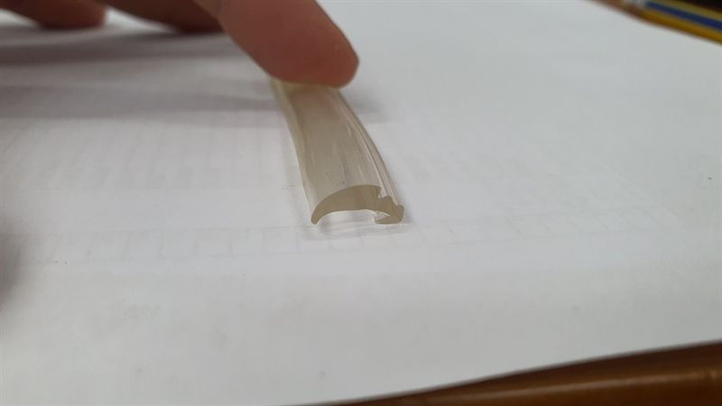 Ron nhựa kính 10mm, bìa dày 3mm, màu trắng -RON103