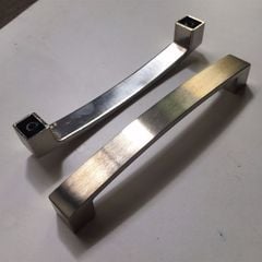 Tay nắm tủ bằng hợp kim đúc, cong nhẹ màu nikel 128mm HD044-HD044