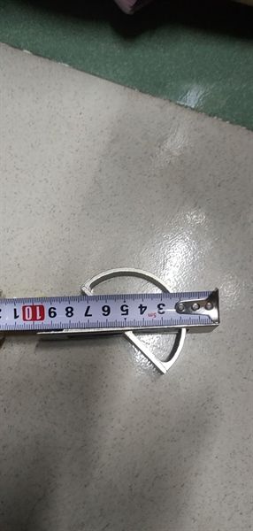 Tay nắm tủ âm xoay 180 độ, bas dài 100mm Vinahardware - HD0024