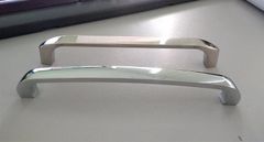 Tay nắm tủ bóng, loại hai đầu cong Ivan-HD0433D128