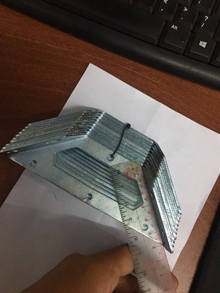 Pat (bas) ke đỡ kệ góc, sắt xi trắng - VNH0145T