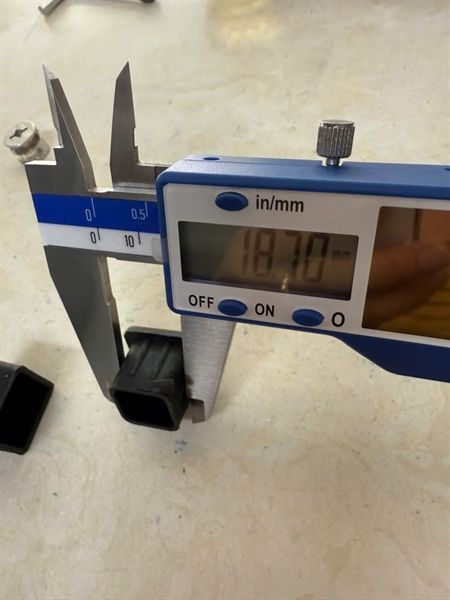 Nút Bịt Ống Bàn Ghế Nhựa HDPE Vinahardware – Mã 2901.3.25251