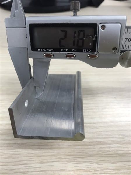 Tay nắm nhôm, khoan 2 lỗ Vinahardware - VNH028576