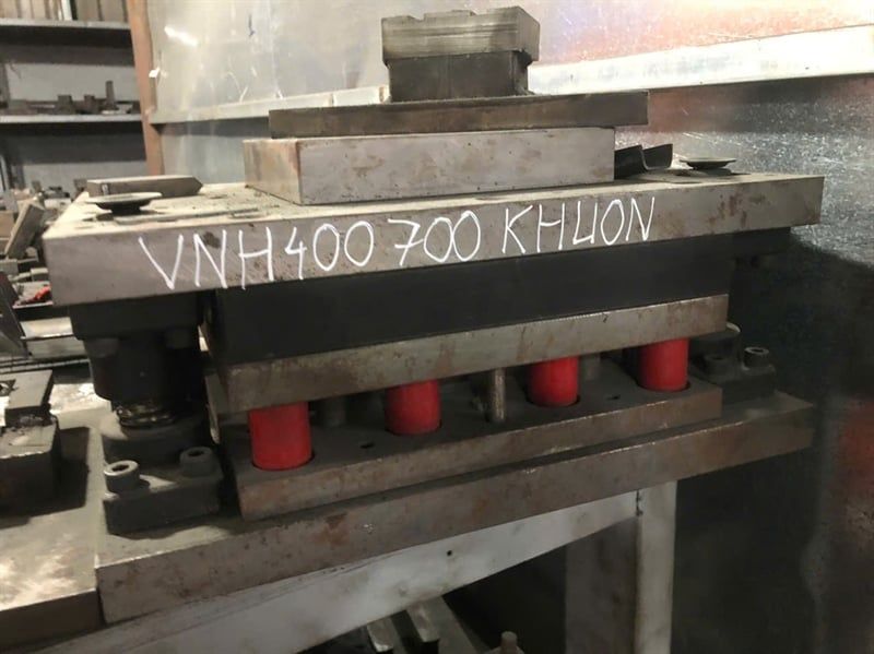 Tấm mặt bích Bas đỡ mặt bàn vuông – 2300.1.22406