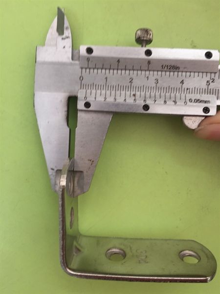 Pat (bas) ke 4 lỗ, inox 304 - VNH40602524IN