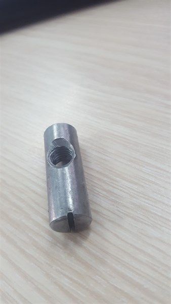 Tán ngang M8x12, dài 34mm màu trắng - HDSB369