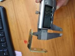 Pat (bas) ke vuông bảy màu hai lỗ vít Vinahardware - P63913