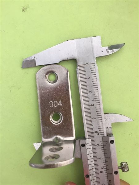 Pat (bas) ke 4 lỗ, inox 304 - VNH40602524IN