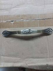 Tay nắm cửa tủ, màu rêu Vinahardware - HD1105R128