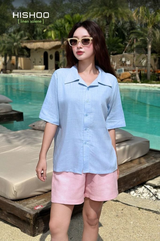 Áo Sơ Mi Xanh Nhạt Nữ Relax Form Rộng, Cổ Danton, Lai Ngang Linen Solene Vải Mềm Mát HISHOO A1G004