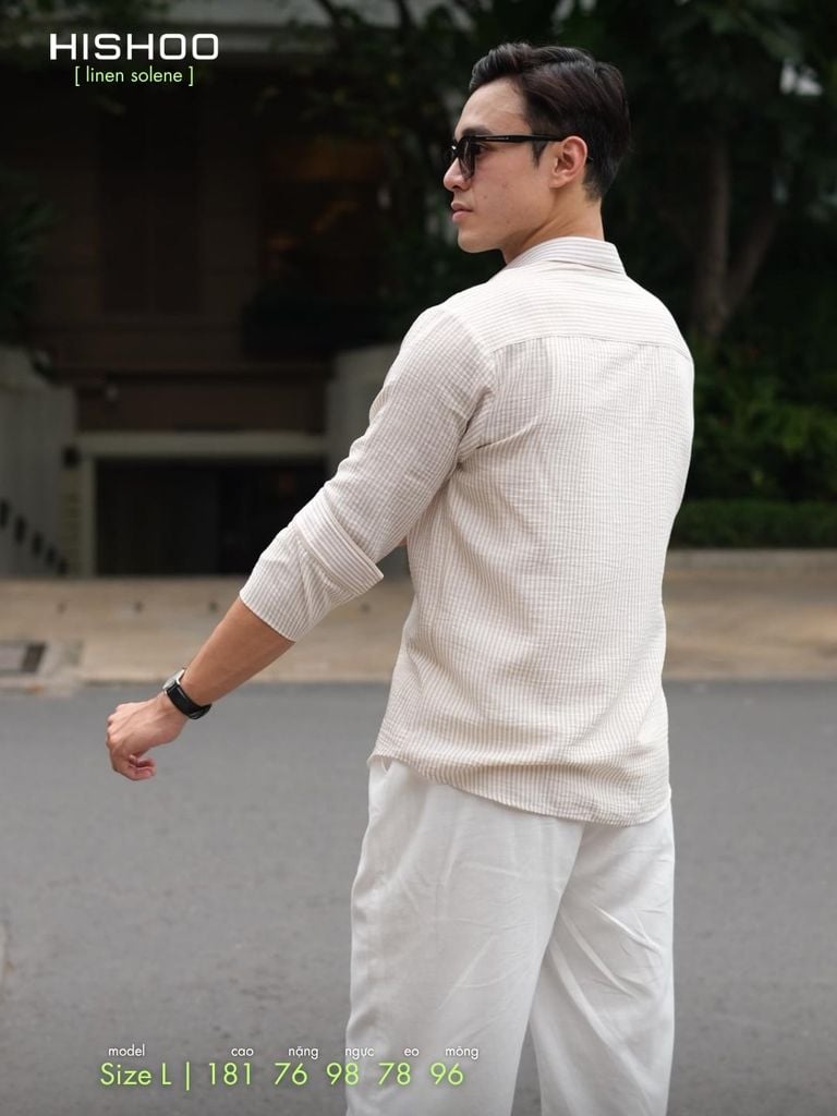 Áo Sơ Mi Trắng Sọc Nâu Nút Gỗ Tay Dài Nam Relax Form Rộng, Cổ Thường, Lai Ngang Linen Solene Vải Mềm Mát HISHOO A2T003