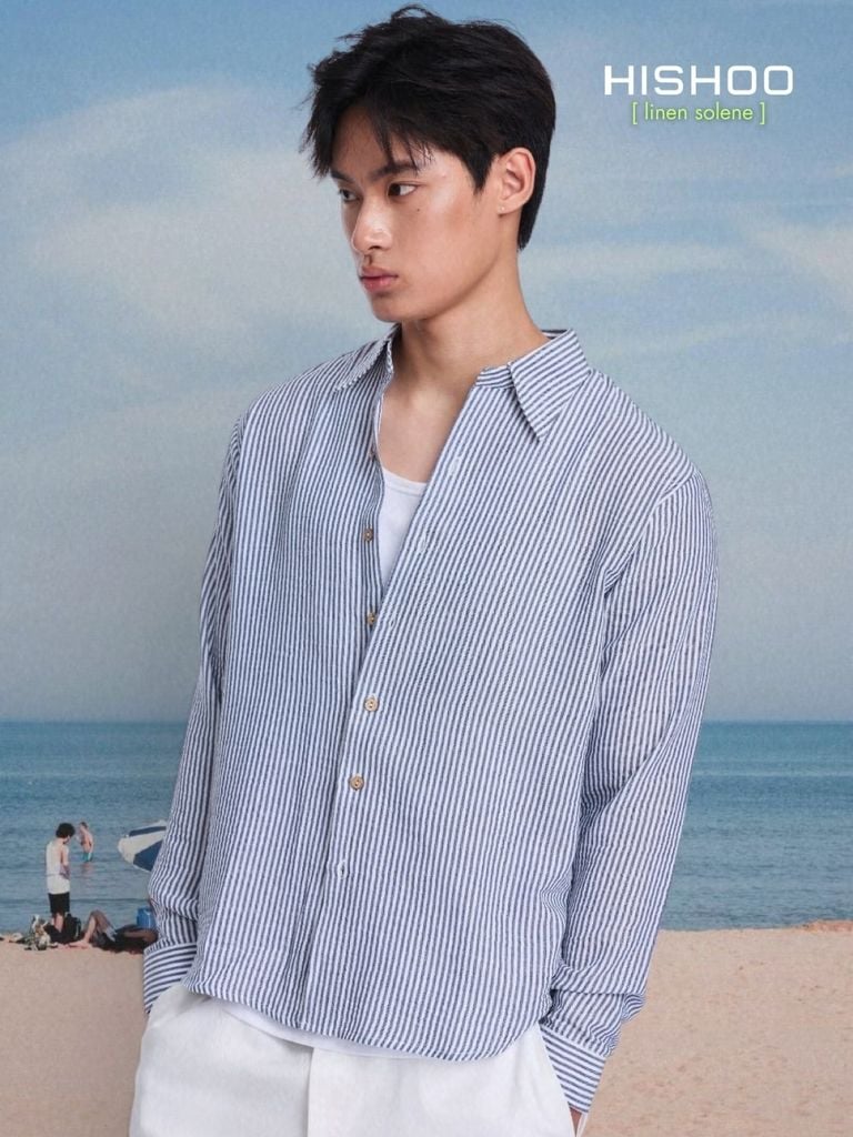 Áo Sơ Mi Trắng Sọc Nâu Nút Gỗ Tay Dài Nam Relax Form Rộng, Cổ Thường, Lai Ngang Linen Solene Vải Mềm Mát HISHOO A2T003