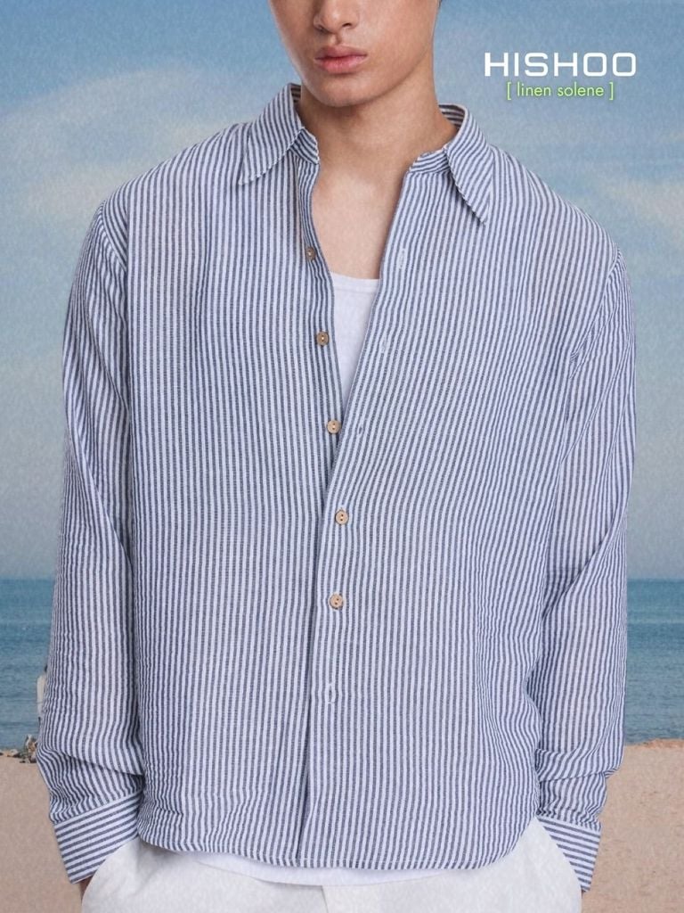 Áo Sơ Mi Trắng Sọc Nâu Nút Gỗ Tay Dài Nam Relax Form Rộng, Cổ Thường, Lai Ngang Linen Solene Vải Mềm Mát HISHOO A2T003