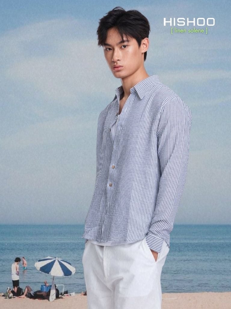 Áo Sơ Mi Trắng Sọc Nâu Nút Gỗ Tay Dài Nam Relax Form Rộng, Cổ Thường, Lai Ngang Linen Solene Vải Mềm Mát HISHOO A2T003