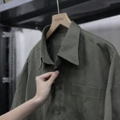 Áo Sơ Mi Nam Rêu  Relax Form Rộng, Cổ Thường, Lai Ngang Linen Solene Vải Mềm Mát HISHOO A1T003