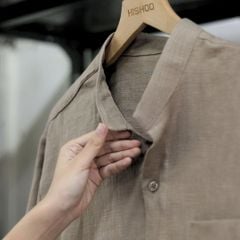 Áo Sơ Mi Nam Relax Form Rộng, Cổ Tàu Vuông, Lai Ngang Linen Solene Vải Mềm Mát HISHOO A1T002