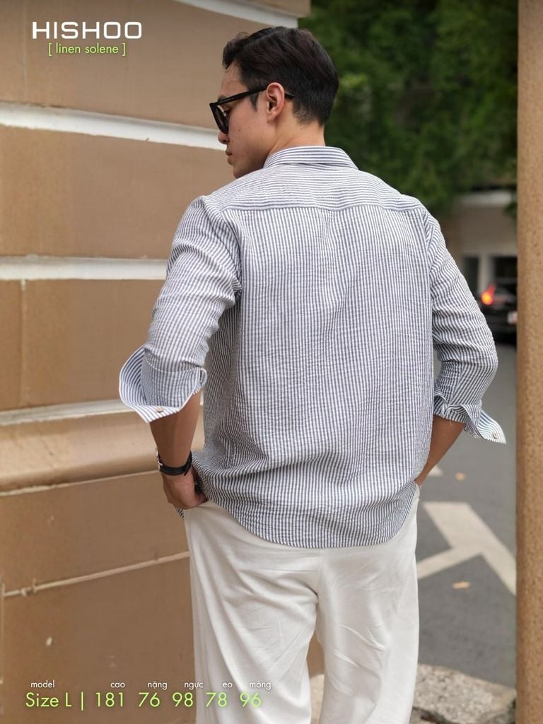 Áo Sơ Mi Trắng Sọc Xanh Nút Gỗ Tay Dài Nam Relax Form Rộng, Cổ Thường, Lai Ngang Linen Solene Vải Mềm Mát HISHOO A2T003