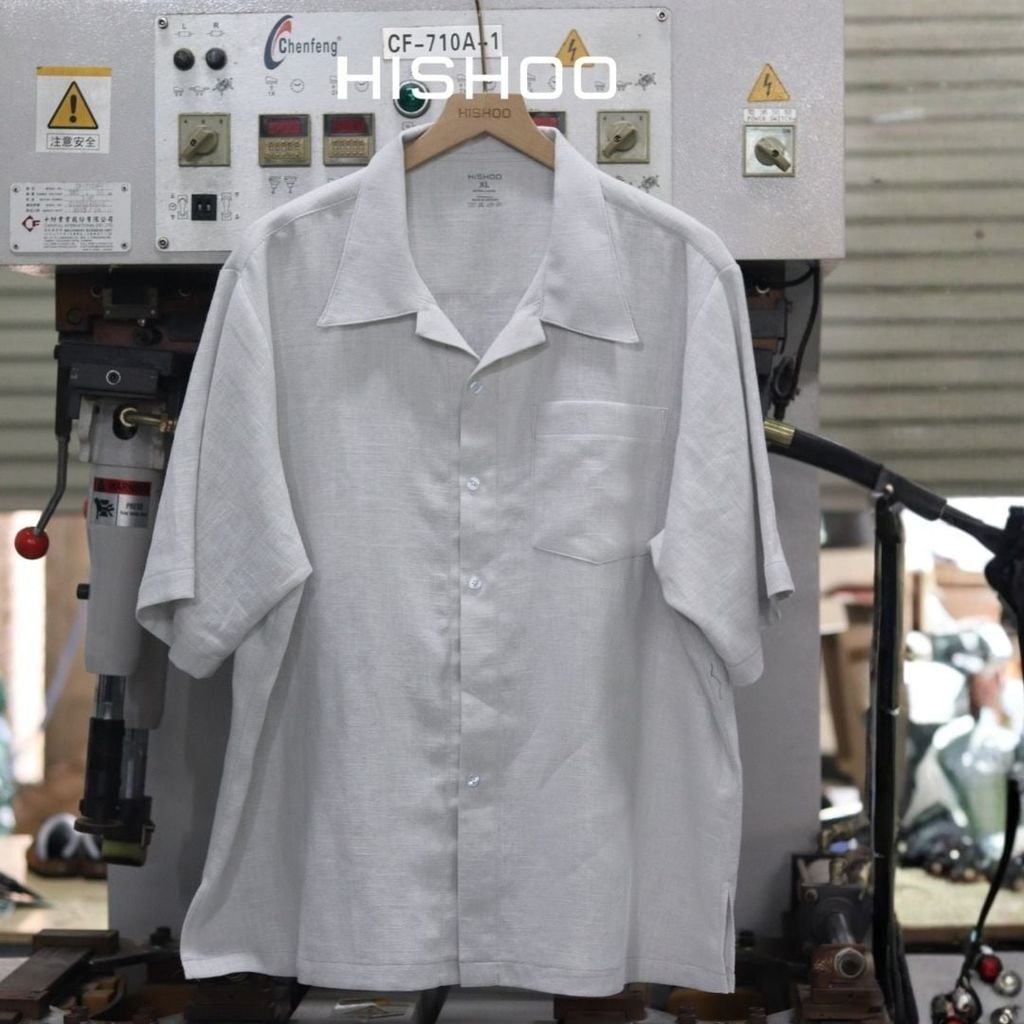 Áo Sơ Mi Nam Xám Tro Relax Form Rộng, Cổ Danton, Lai Ngang Linen Solene Vải Mềm Mát HISHOO A1T004