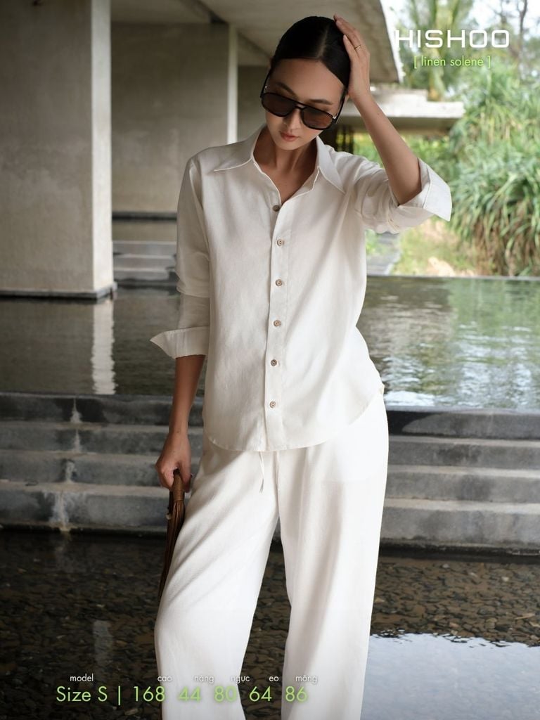 Áo Sơ Mi Nút Gỗ Tay Dài Nữ Relax Form Rộng, Cổ Thường, Lai Ngang Linen Solene Vải Mềm Mát HISHOO A2G003