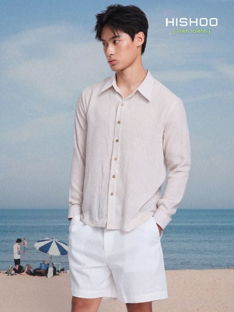 Áo Sơ Mi Trắng Sọc Nâu Nút Gỗ Tay Dài Nam Relax Form Rộng, Cổ Thường, Lai Ngang Linen Solene Vải Mềm Mát HISHOO A2T003
