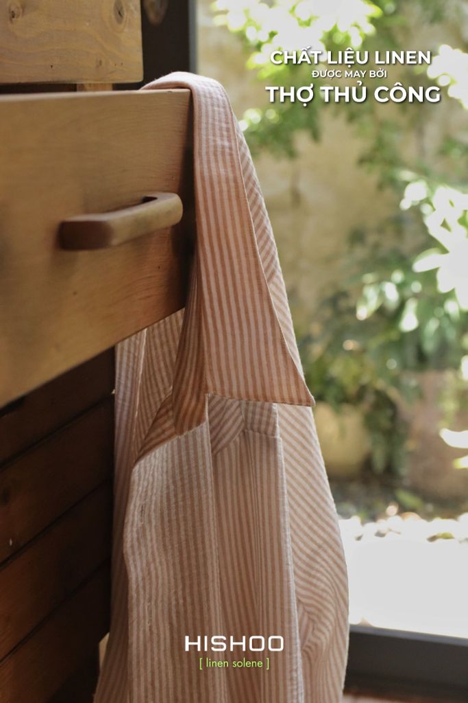 Áo Sơ Mi Sọc Nút Gỗ Tay Dài Nữ Relax Form Rộng, Cổ Thường, Lai Ngang Linen Solene Vải Mềm Mát HISHOO A2G003
