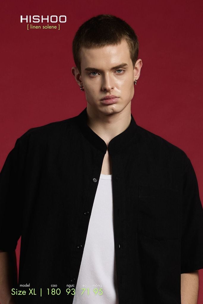 Áo Sơ Mi Nam Đen Relax Form Rộng, Cổ Tàu Tròn, Lai Ngang Linen Solene Vải Mềm Mát HISHOO A1T001