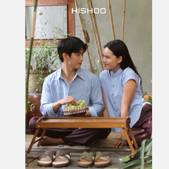Áo Sơ Mi Nữ Nút Gỗ Tay Ngắn Relax Form Rộng, Cổ Tàu Vuông, Linen Solene Vải Mềm Mát HISHOO A4G002