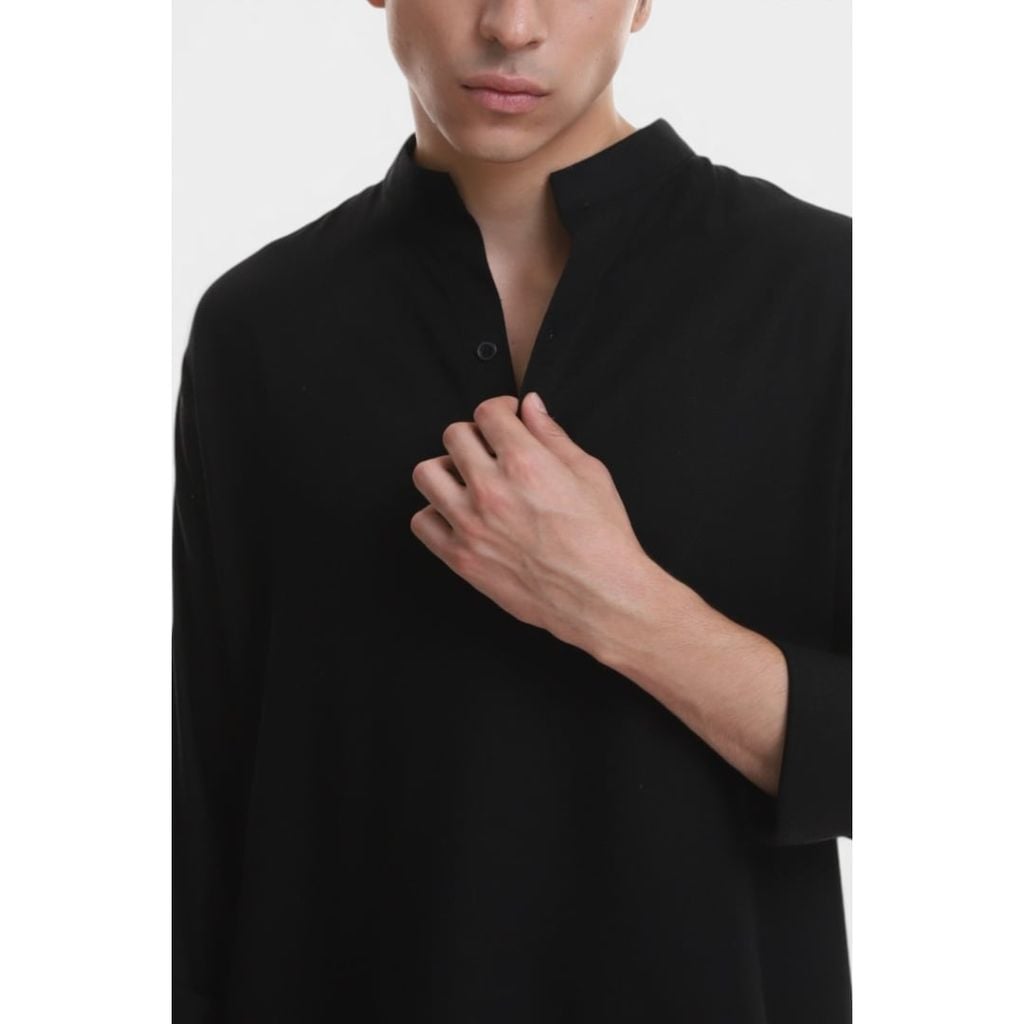 Áo Sơ Mi Nam Tay Dài Relax Form Rộng, Cổ Polo Tàu Vuông, Xẻ V Linen Solene Vải Mềm Mát HISHOO A3T002