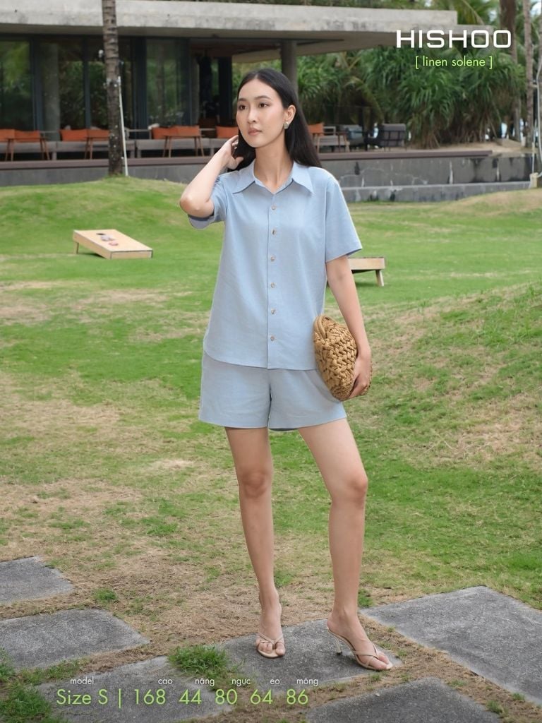 Áo Sơ Mi Nữ Nút GỗRelax Form Rộng, Cổ Thường, Lai Ngang Linen Solene Vải Mềm Mát HISHOO A1G003