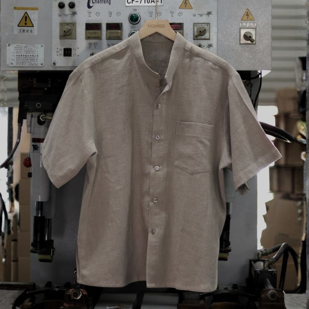 Áo Sơ Mi Nam Relax Form Rộng, Cổ Tàu Vuông, Lai Ngang Linen Solene Vải Mềm Mát HISHOO A1T002