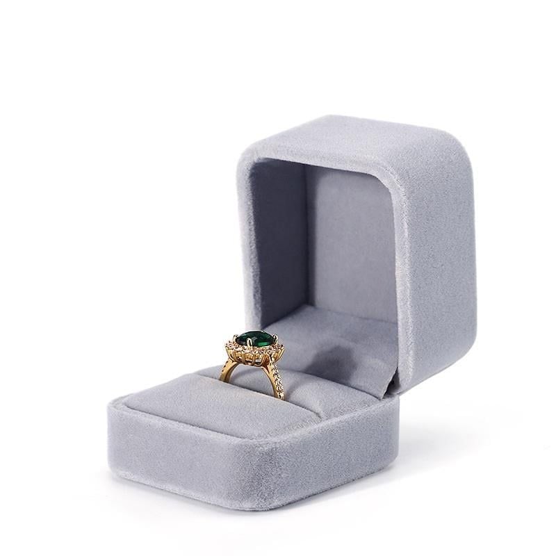 Hộp nhung đựng huy hiệu, nhẫn cưới