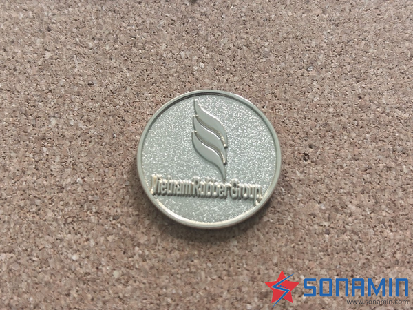 Huy hiệu cài áo mạ vàng 24k